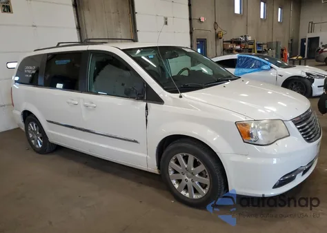 2013 Chrysler Town & Country Touring z USA, uszkodzony, nr VIN 2C4RC1BGXDR588676